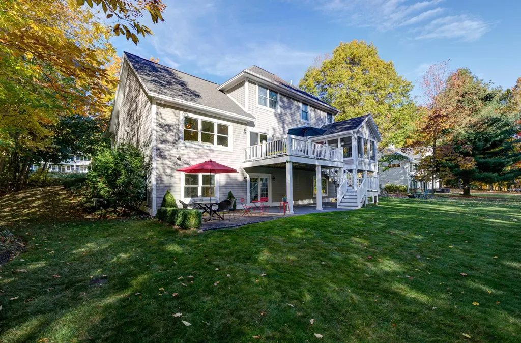 6436 Peregrin Court Peninsula Township MI 49686