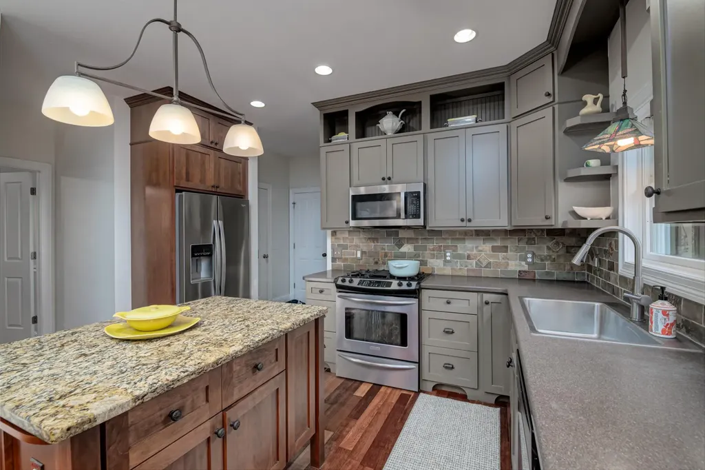 6436 Peregrin Court Peninsula Township MI 49686