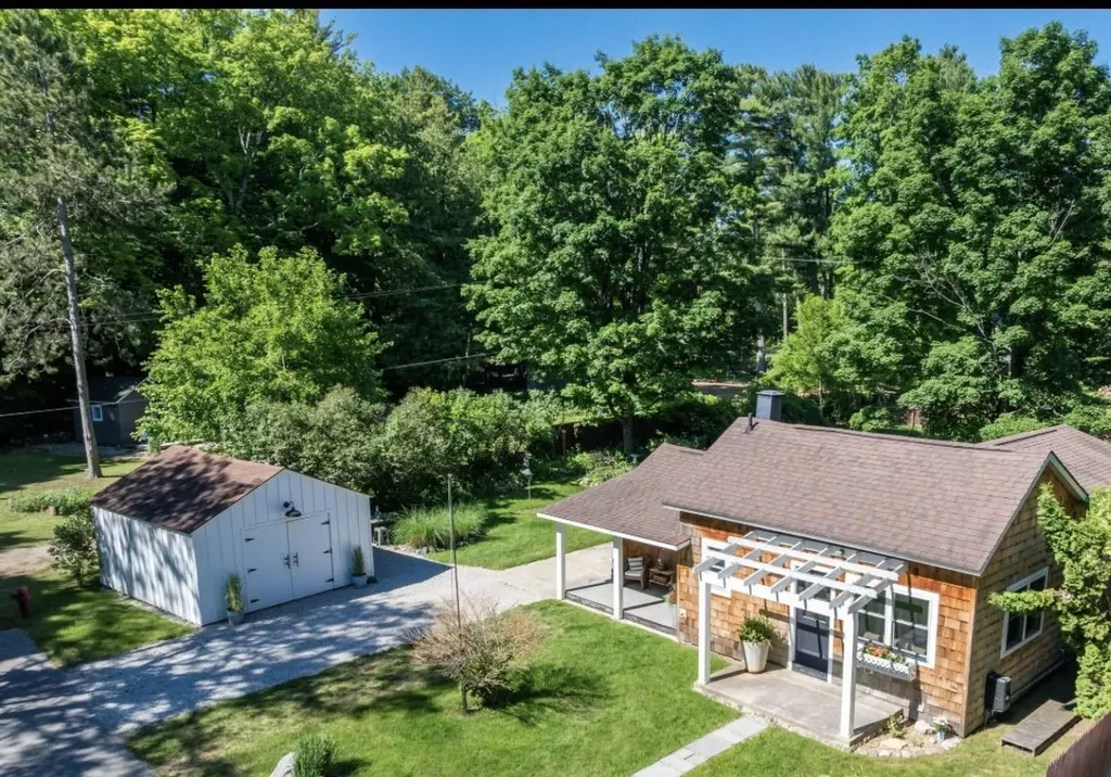 906 Livingston Elk Rapids Township MI 49629