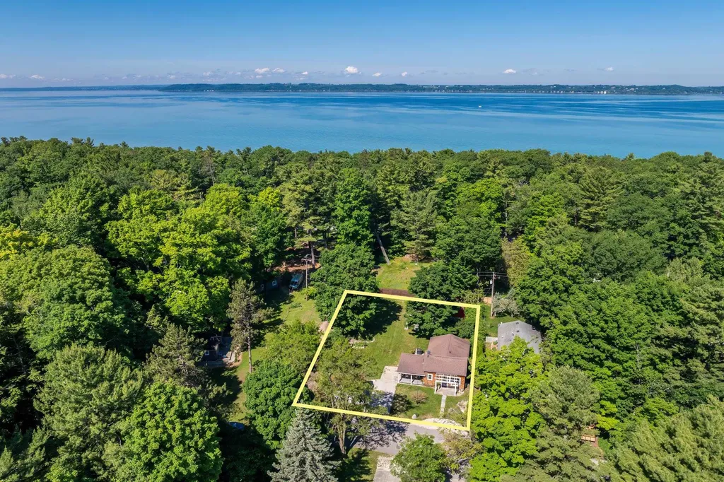906 Livingston Elk Rapids Township MI 49629