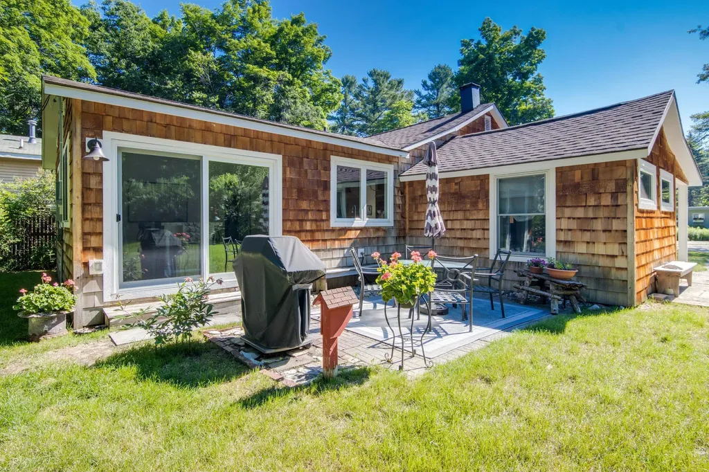 906 Livingston Elk Rapids Township MI 49629