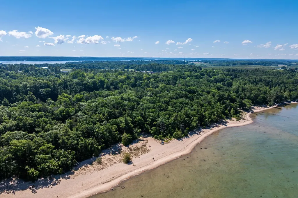 906 Livingston Elk Rapids Township MI 49629