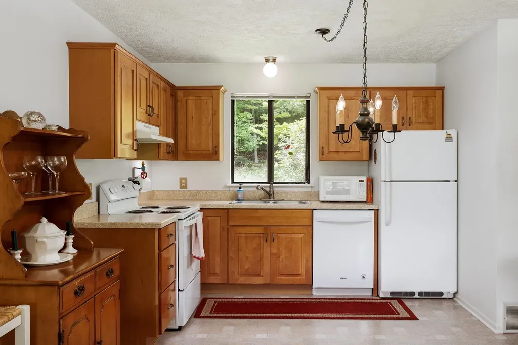 11255 E Fort Road Bingham Township MI 49682