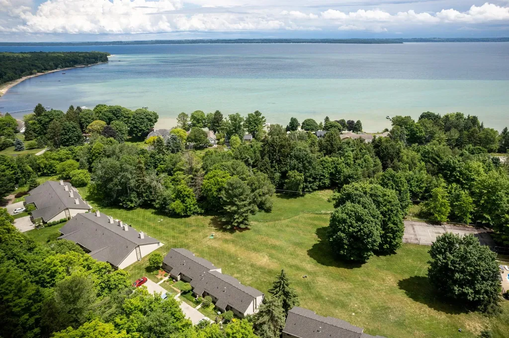 11255 E Fort Road Bingham Township MI 49682