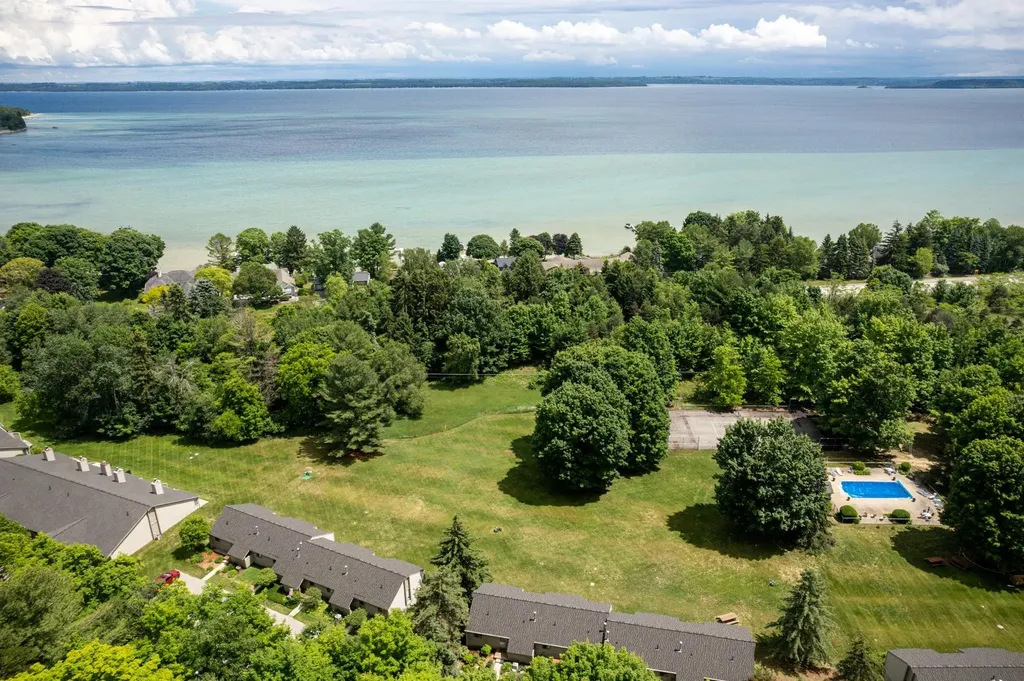 11255 E Fort Road Bingham Township MI 49682