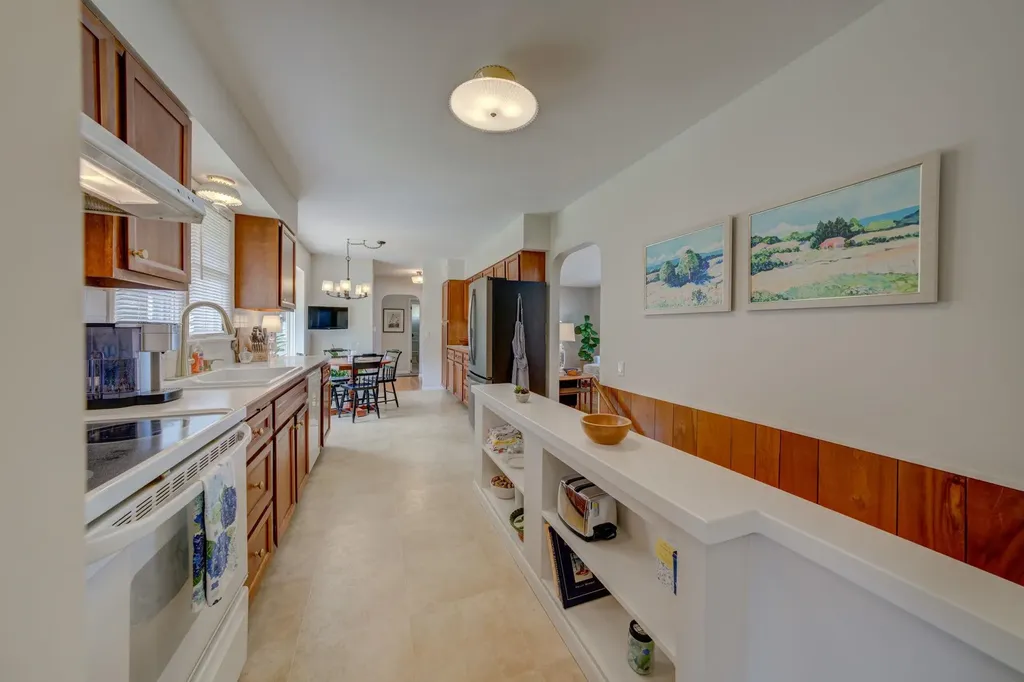 11711 S West Bay Shore Drive Elmwood Charter Township MI 49684