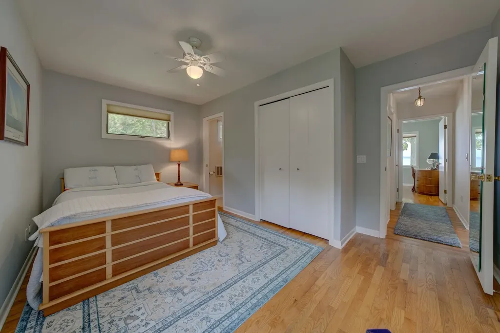 11711 S West Bay Shore Drive Elmwood Charter Township MI 49684