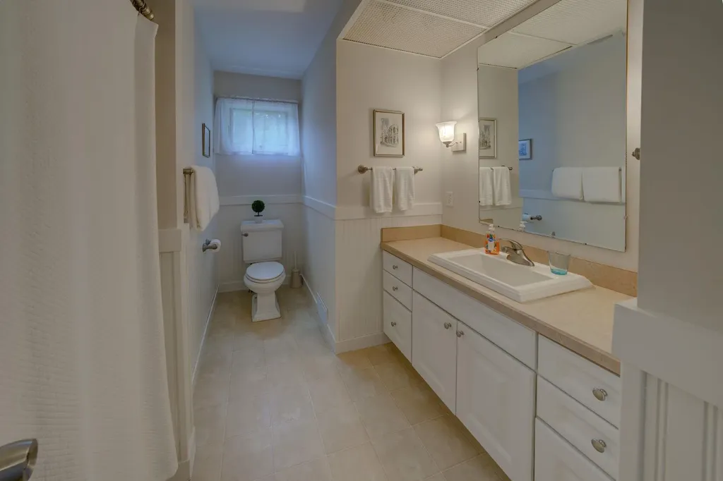 11711 S West Bay Shore Drive Elmwood Charter Township MI 49684