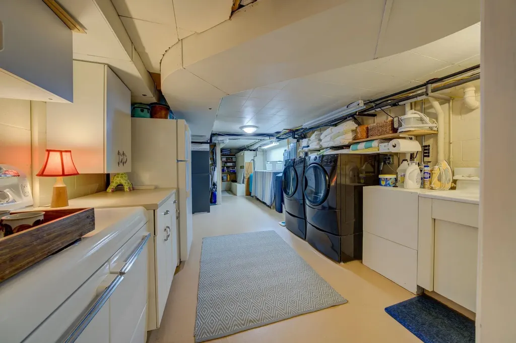 11711 S West Bay Shore Drive Elmwood Charter Township MI 49684