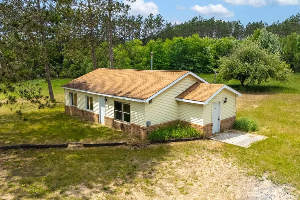 2655 E County Line Road Paradise Township MI 49649