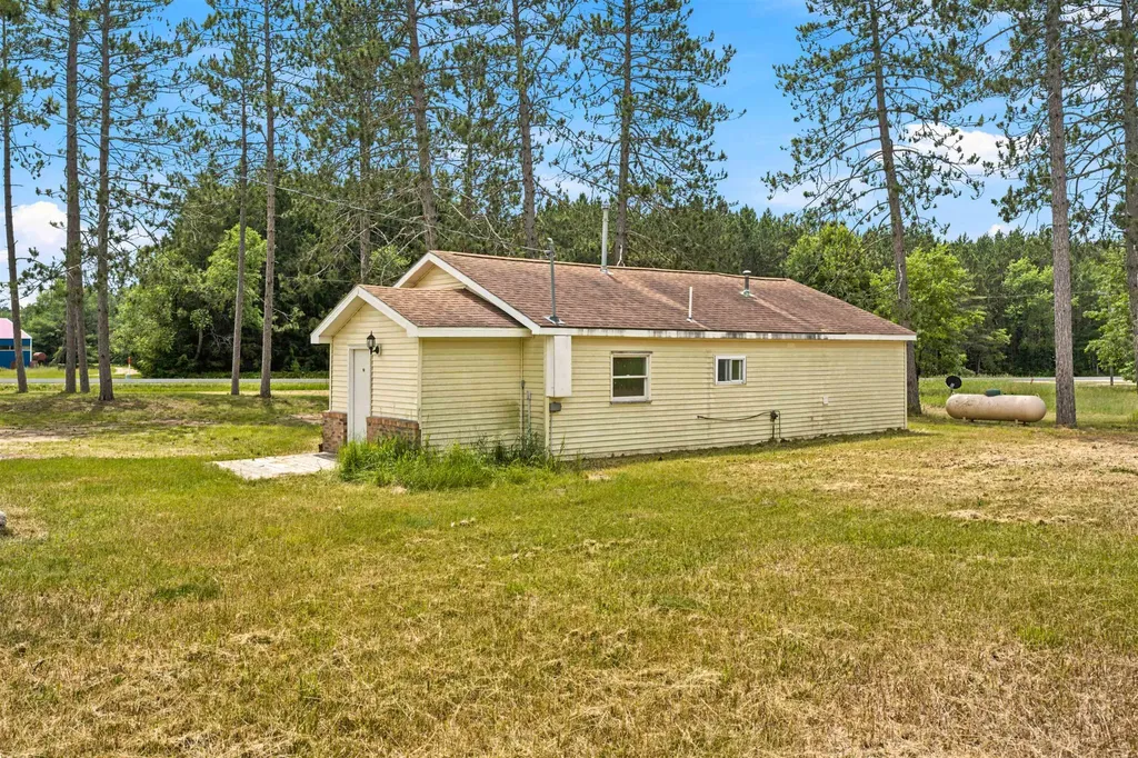 2655 E County Line Road Paradise Township MI 49649