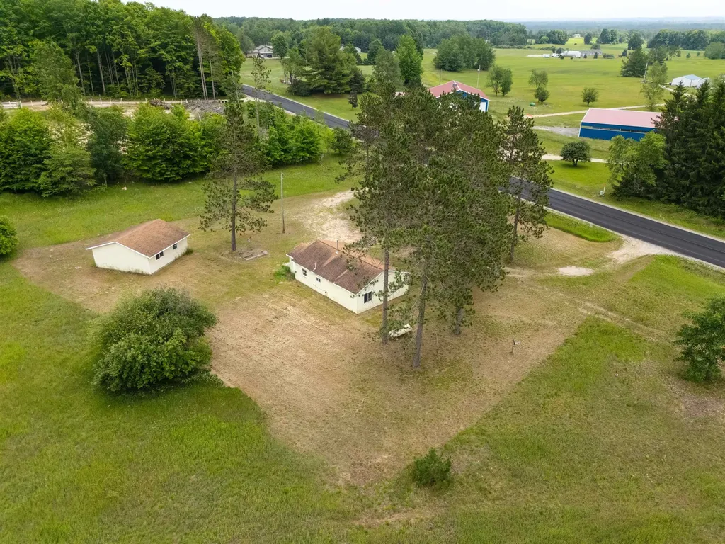 2655 E County Line Road Paradise Township MI 49649