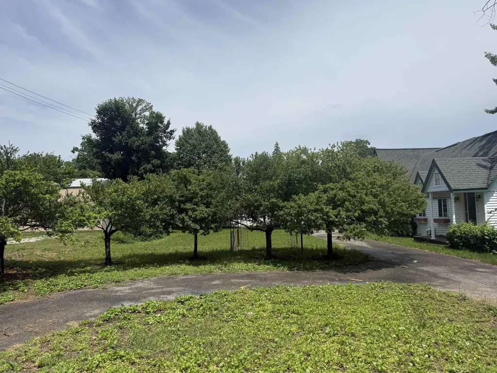 2816 Sunnyside Drive Cadillac City MI 49601