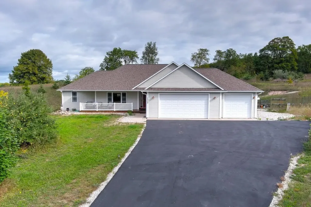 2424 Tyler Hills Drive Long Lake Township MI 49685
