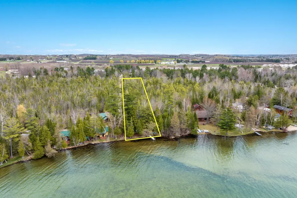 6386 Tricks Way Elk Rapids Township MI 49648