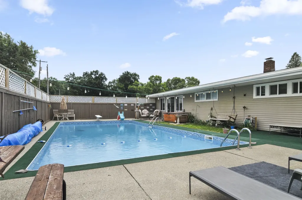 18116 205th Avenue Green Charter Township MI 49307