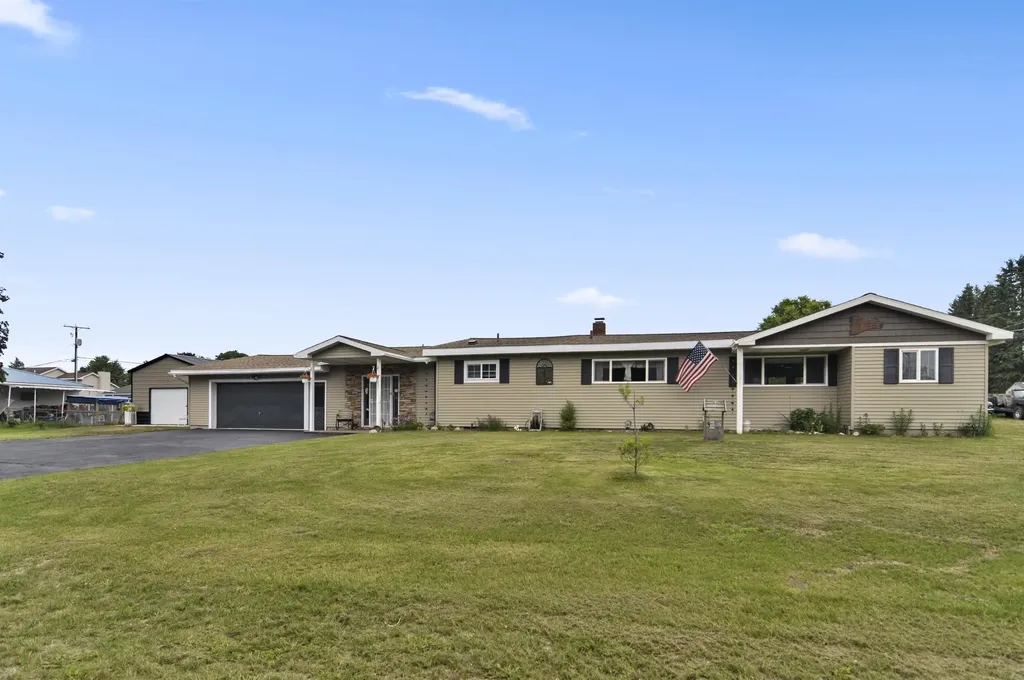 18116 205th Avenue Green Charter Township MI 49307