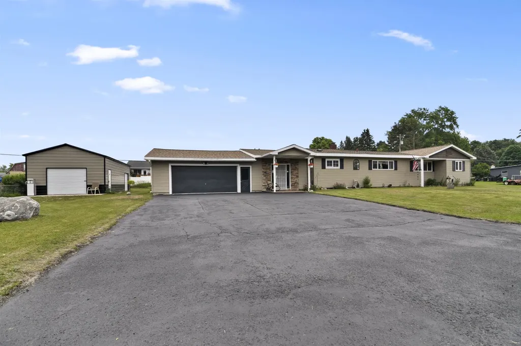 18116 205th Avenue Green Charter Township MI 49307
