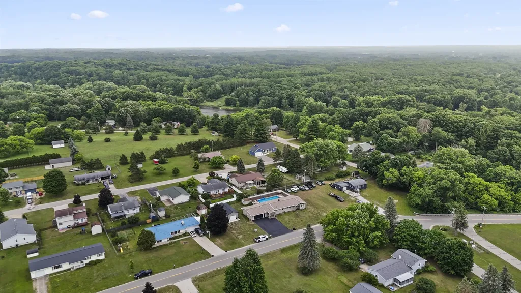 18116 205th Avenue Green Charter Township MI 49307