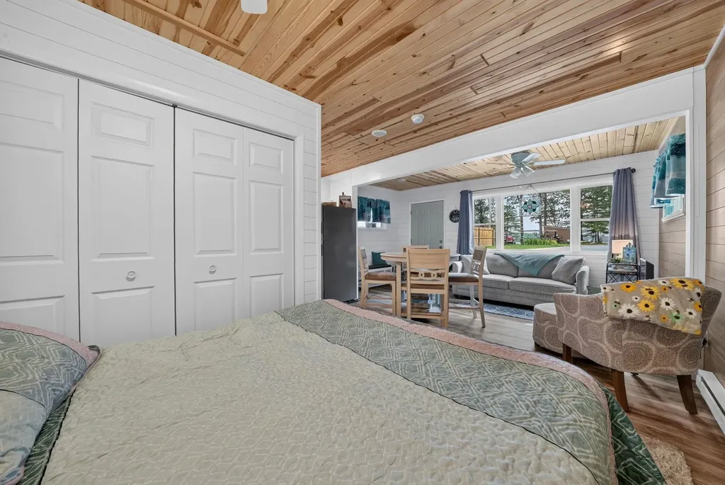 8520 W Sapphire Lake Township MI 49651