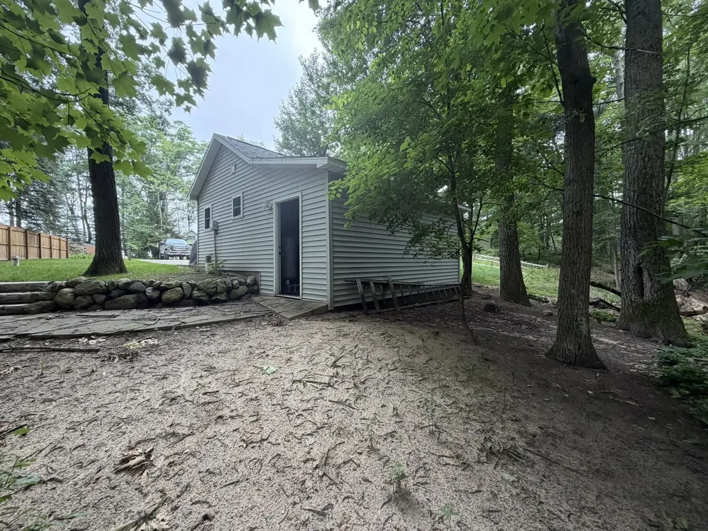 8520 W Sapphire Lake Township MI 49651