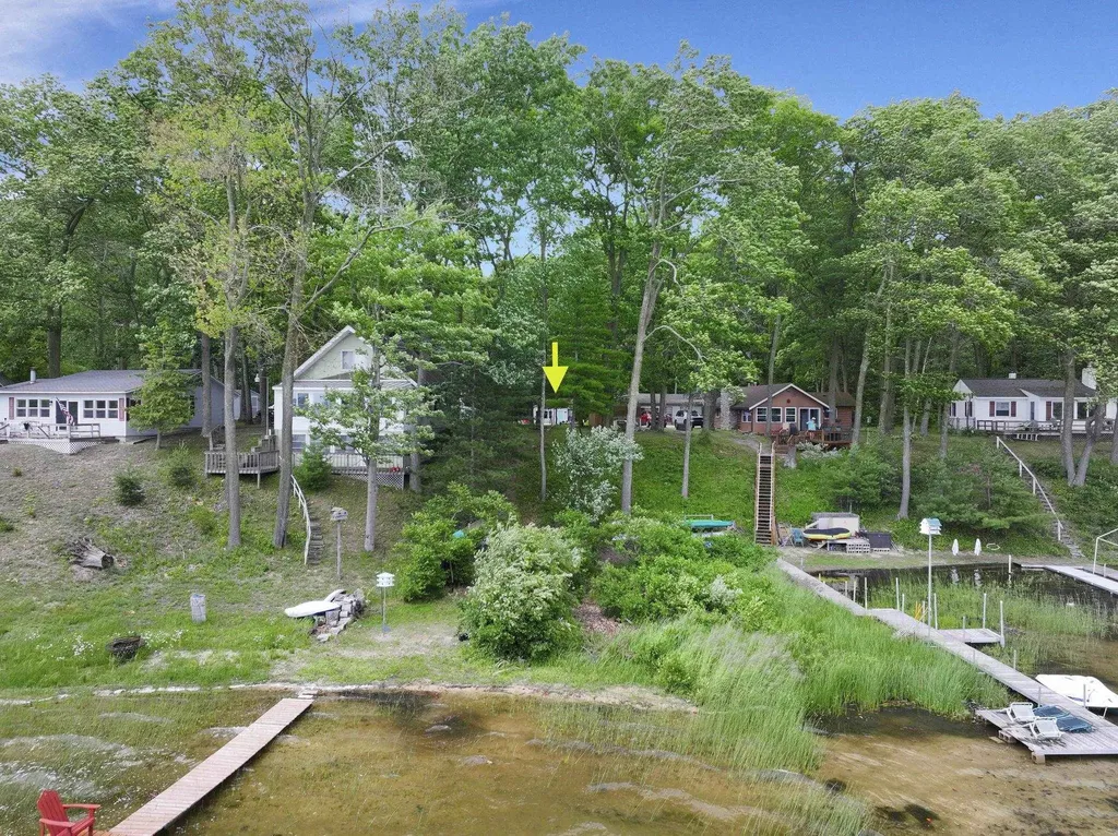 8520 W Sapphire Lake Township MI 49651