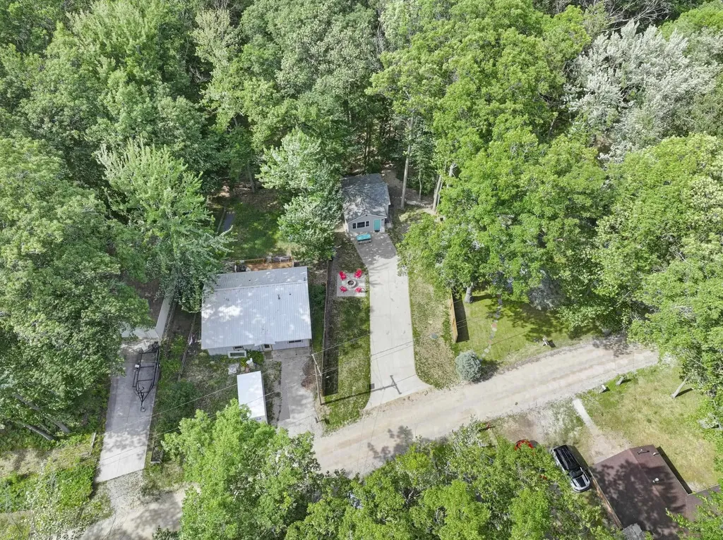 8520 W Sapphire Lake Township MI 49651