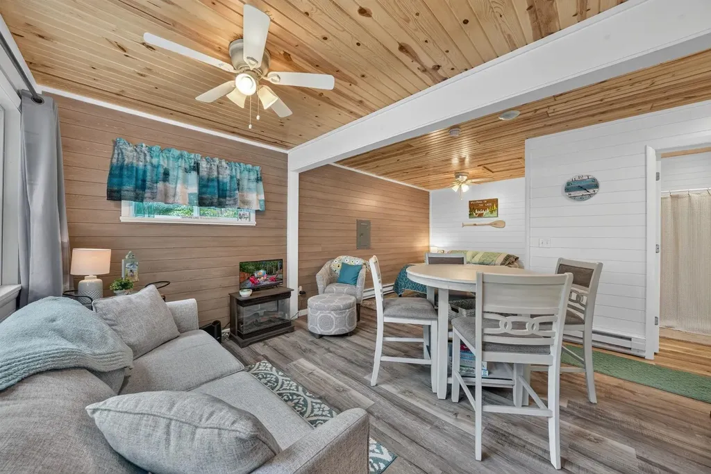 8520 W Sapphire Lake Township MI 49651