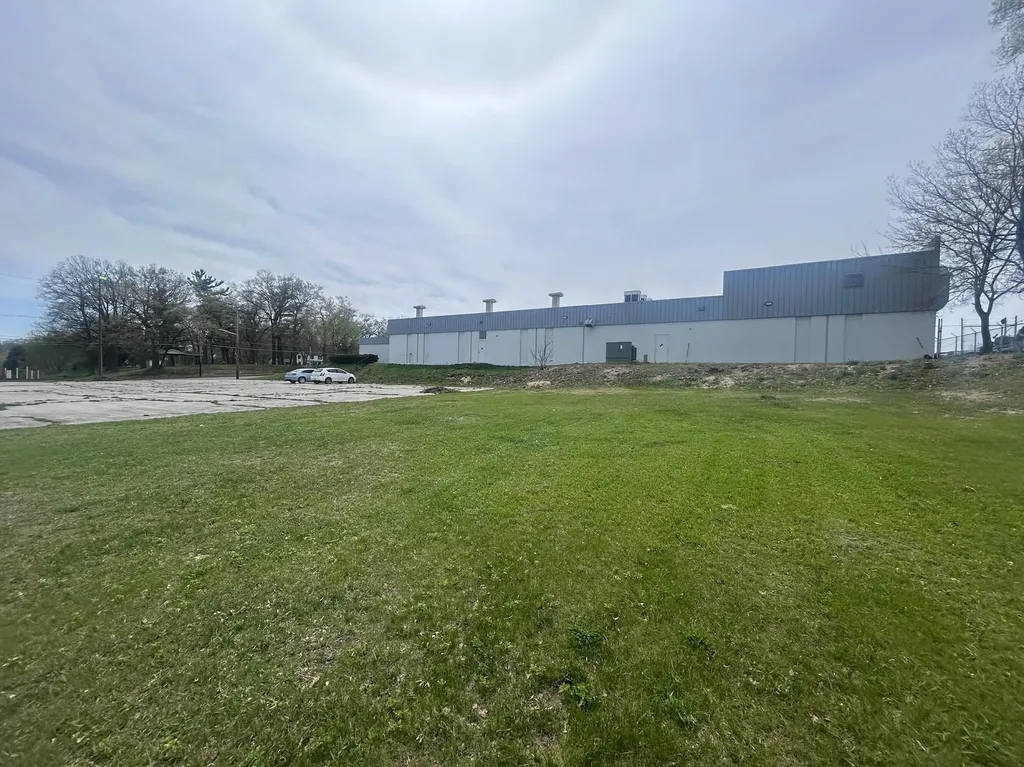 560 E Broadway Muskegon Charter Township MI 49444