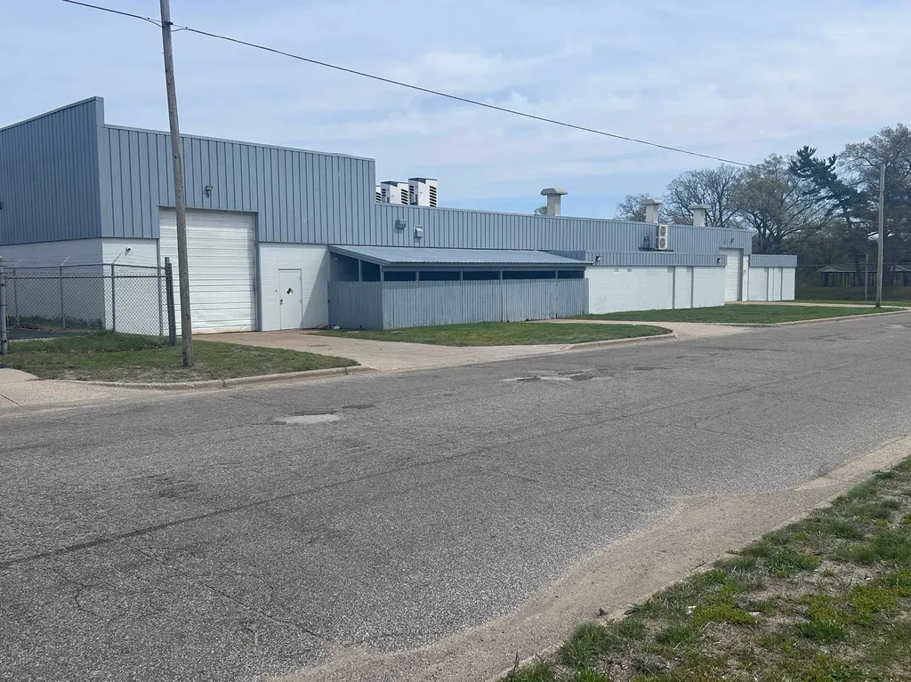 560 E Broadway Muskegon Charter Township MI 49444