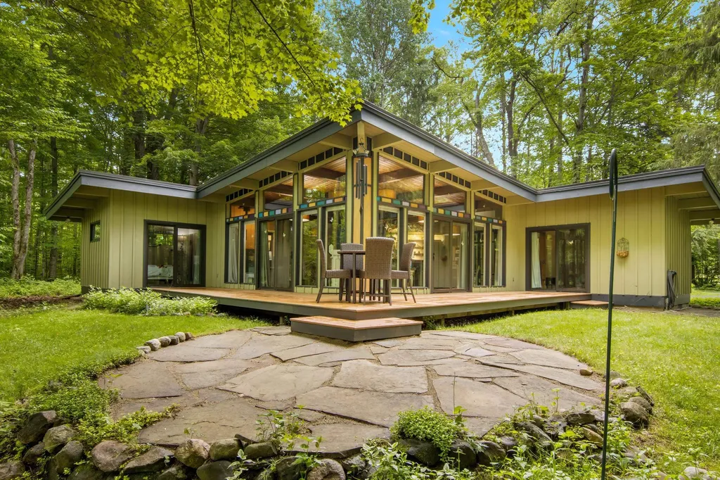 2176 W Schuss Mountain Drive Custer Township MI 49615
