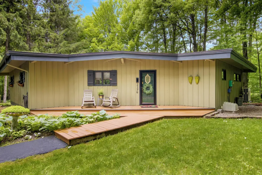 2176 W Schuss Mountain Drive Custer Township MI 49615