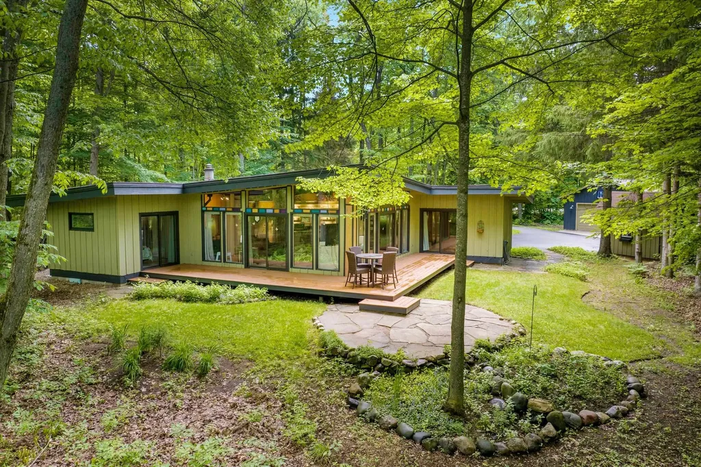 2176 W Schuss Mountain Drive Custer Township MI 49615
