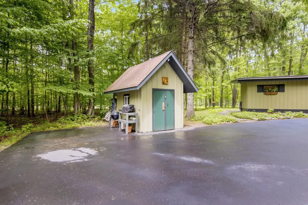 2176 W Schuss Mountain Drive Custer Township MI 49615