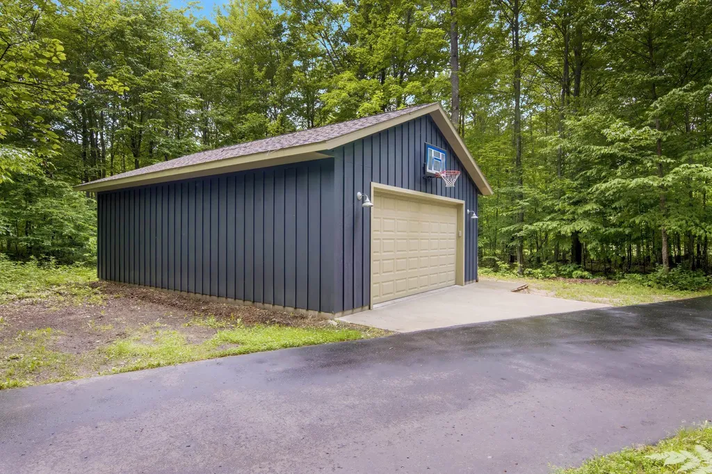 2176 W Schuss Mountain Drive Custer Township MI 49615