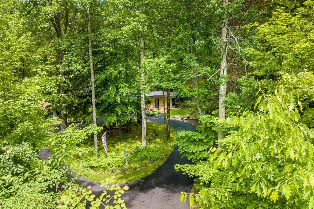 2176 W Schuss Mountain Drive Custer Township MI 49615