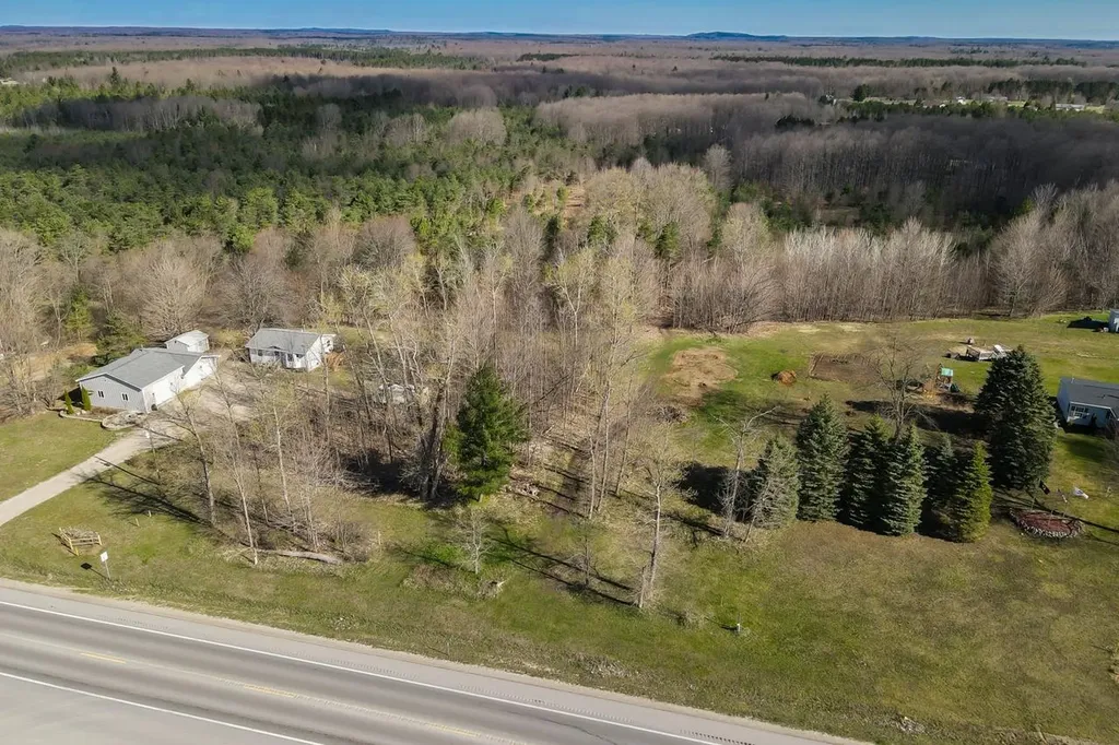 V/l Honor Highway Inland Township MI 49643