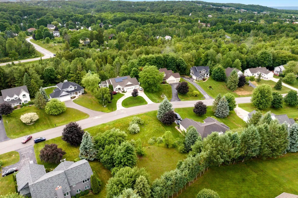 4322 Stoneridge Drive Garfield Charter Township MI 49684