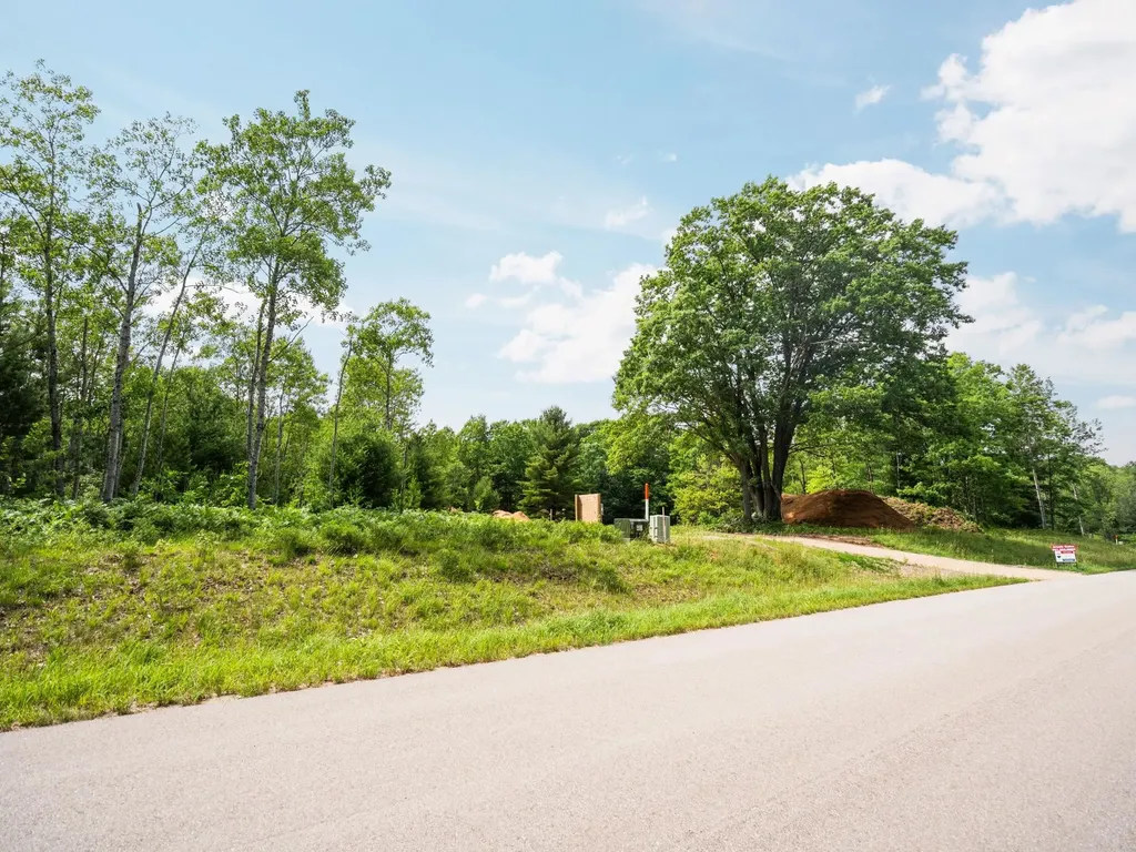 1636 Mary Lou Manor Green Lake Township MI 49643