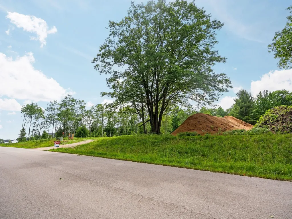 1636 Mary Lou Manor Green Lake Township MI 49643