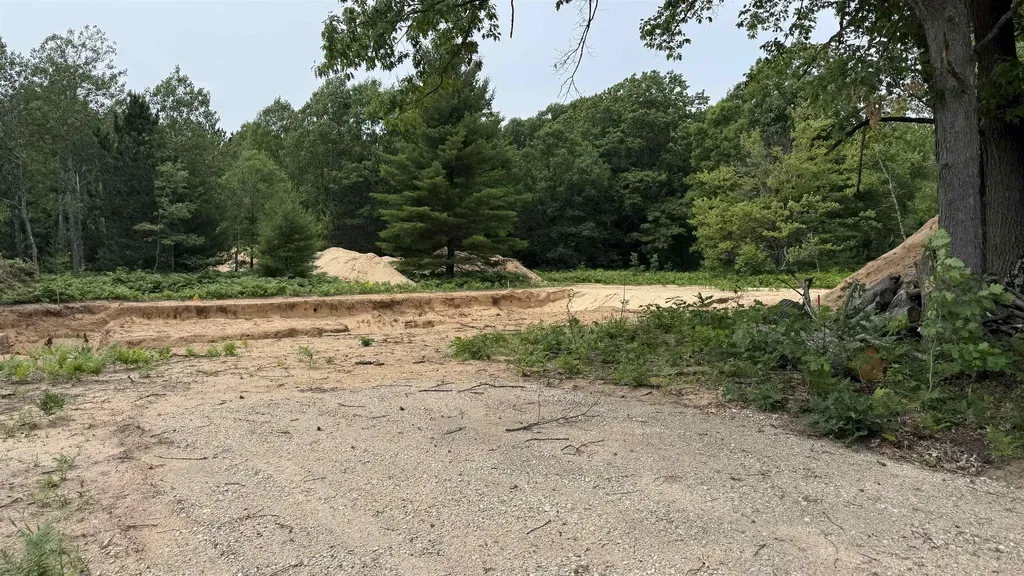 1636 Mary Lou Manor Green Lake Township MI 49643
