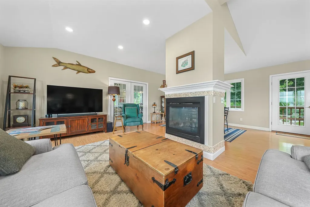 8729 Center Road Peninsula Township MI 49686