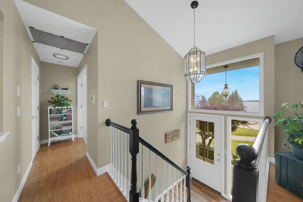 8729 Center Road Peninsula Township MI 49686