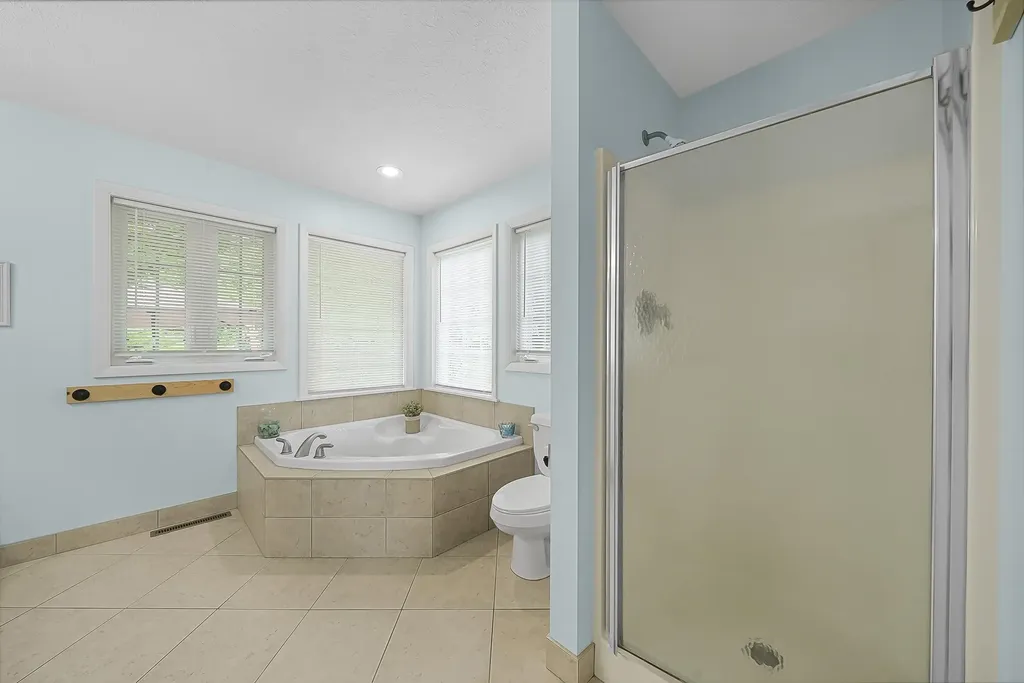 8729 Center Road Peninsula Township MI 49686