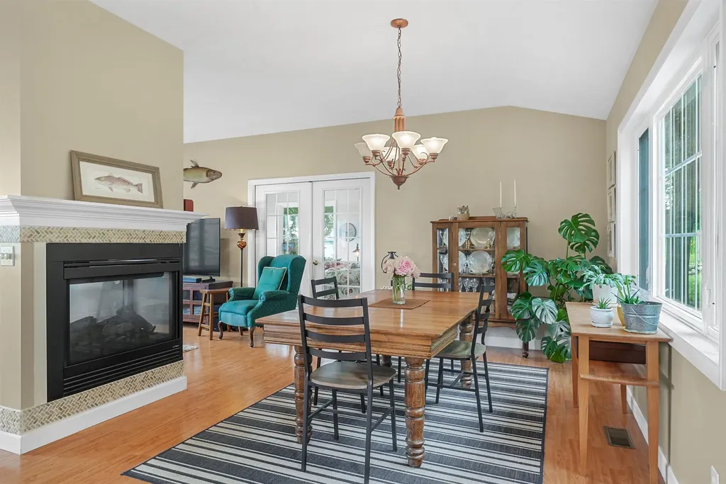 8729 Center Road Peninsula Township MI 49686