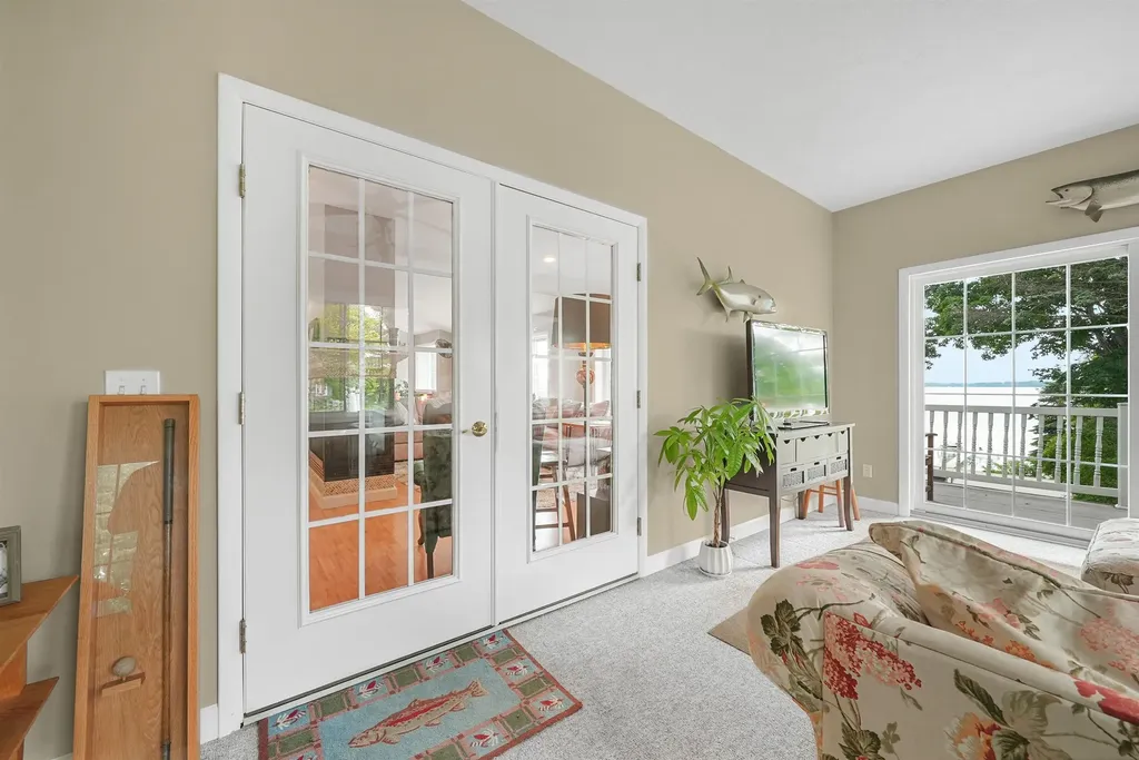 8729 Center Road Peninsula Township MI 49686