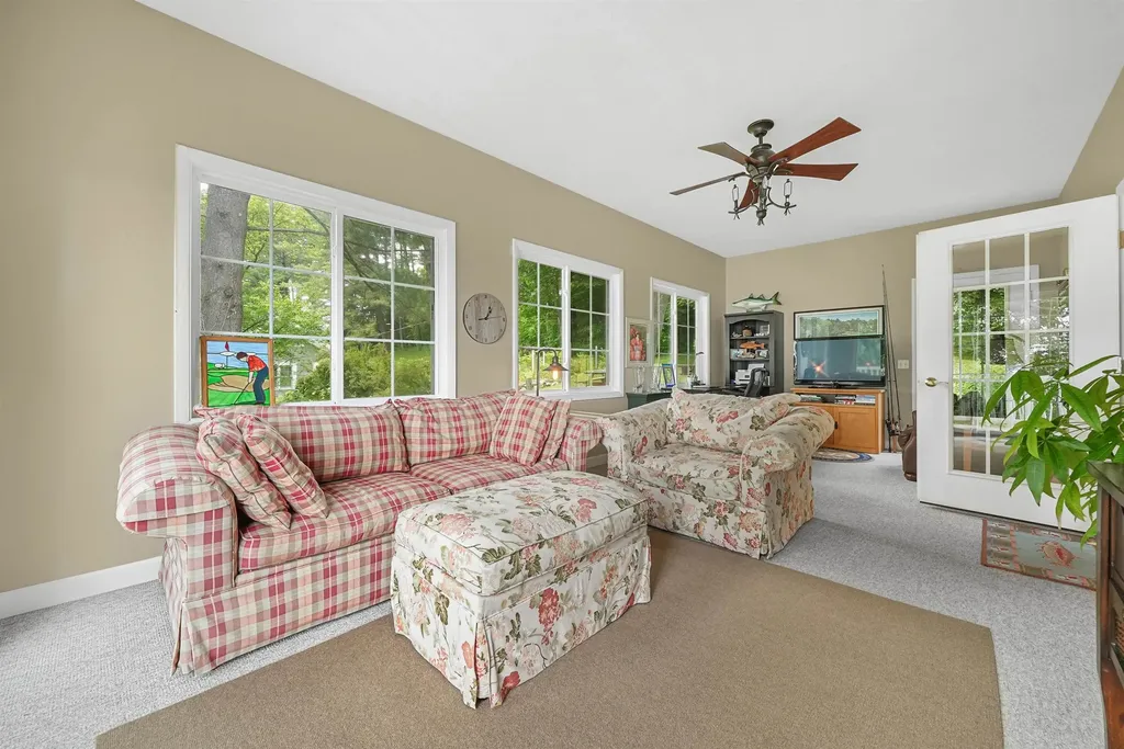 8729 Center Road Peninsula Township MI 49686
