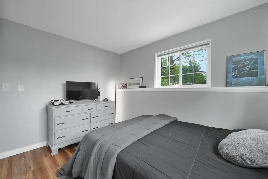 8729 Center Road Peninsula Township MI 49686