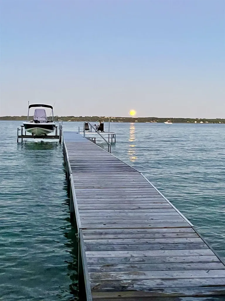 8729 Center Road Peninsula Township MI 49686