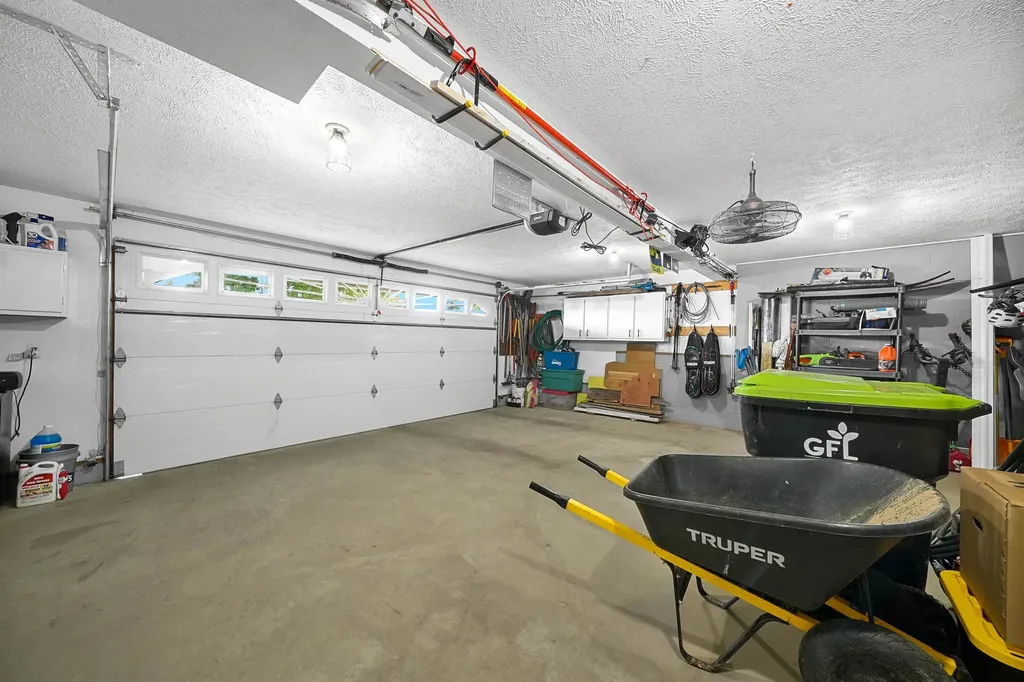 8729 Center Road Peninsula Township MI 49686